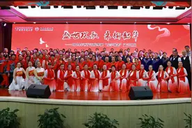 展现“银龄风采” 西安这场文艺汇演精彩多图片
