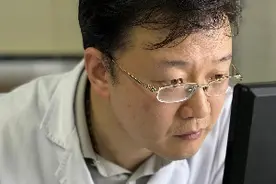 欧洲女婴“小手似铲”万里赴汉求医，协和专家成功分离罕见并指图片