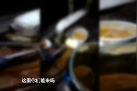 贵阳街头，俩男子深夜不停从垃圾桶里偷捞……打开后备箱惊呆了！图片