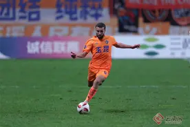 云南足球中甲首冠 玉昆3-0苏州东吴提前3轮夺中甲冠军！图片