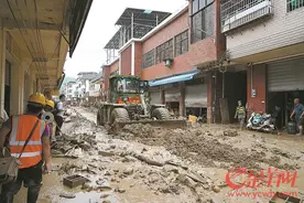 粤北洪灾中的救援和坚守——记者直击灾区一线记录救援救灾中的动人瞬间图片