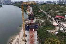 邵永铁路最长特大桥全线首个空心墩封顶图片