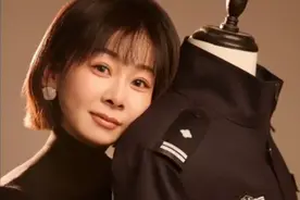 我是你的初心，你是我的执念！警嫂晒与亡夫警服合影看哭网友图片