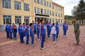 呼中区人武部联合区教育局开展国防教育系列活动图片