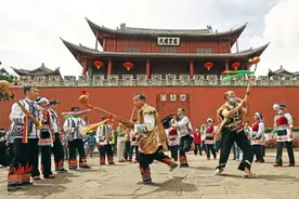 大理舞蹈季｜芦笙一响脚杆痒，笛子一吹山歌飞图片