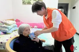 青春护夕阳，“00后”走进养老院 | 山水洲城记图片