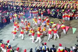 传承千年！湄洲岛"送妈上宫"闹元宵精彩上演图片