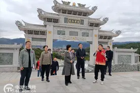 江苏省台办主任带队调研福建南安凤山寺图片