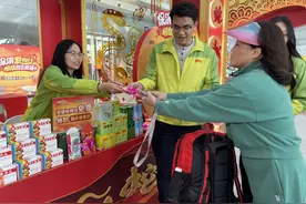 王老吉药业携手白云机场，助力湾区奋斗者健康启新程图片