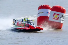 F1H2O上海大奖赛排位赛落幕，鲁斯狄·怀亚特摘得杆位图片