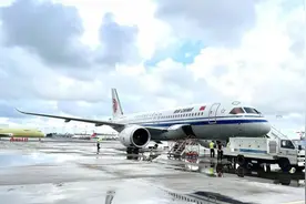 半两财经 | 预计上午10时40分落地北京！迎接首架载旗C919，国航准备好了！图片