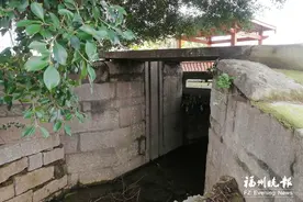 长乐田野水闸发现多处古代碑刻图片