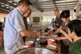 一碗连夜送到一线的渣江米粉，是衡阳人民的守望相助图片