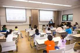 拿起3D打印笔，制作一个小小垃圾桶图片