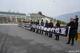 广东跳江救人不幸牺牲 英雄向绍彬“回家”了！图片