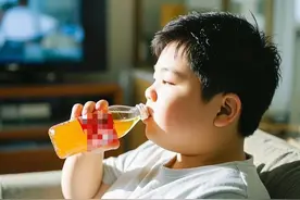杭州13岁男孩确诊糖尿病！妈妈后悔：他每天都喝...家长不能太宠了图片