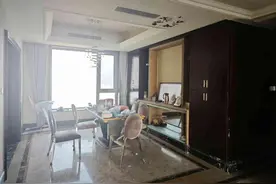 “邻居”也上拍了！岛城今年第二套千万级海景法拍房拍卖，两人11轮竞拍后1355万元成交图片