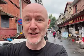 外国大叔拍“武汉过早vlog”引围观：不想当网红，定居武汉喜欢这的环境有家的感觉图片