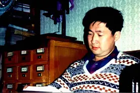 父亲张伟和《缪崇群散文选集》图片