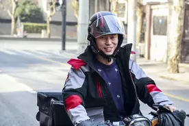 你的新年第一份快递正在派送中图片