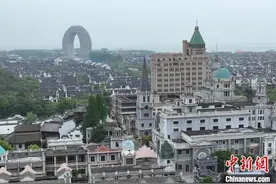 废旧厂房变影视基地 浙江湖州影视城“民国范”带动文旅产业图片