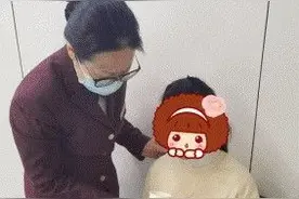 乘客晕倒在地铁站 一杯糖水暖人心图片