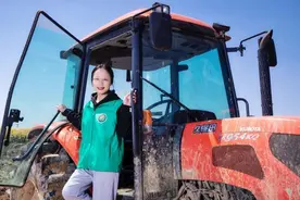 开拖拉机的“靓女”，进了人民大会堂图片