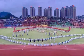 一座西部山城的“金牌球市”图片