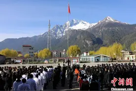 西藏吉隆举行系列活动纪念西藏民主改革65周年图片