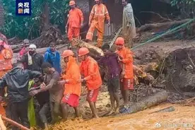 印度突发大规模山体滑坡致56人死亡图片