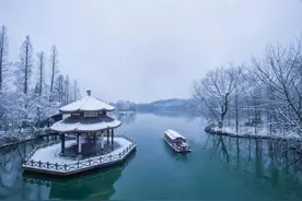 星辰夜读丨西湖赏雪图片