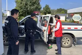 “迷糊”老人被遗高速，京珠北“南岭先锋”温情救助图片