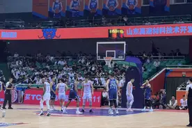 半场战报|山东69：52四川，全队三分球命中率高达60%图片