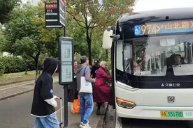 新闻追踪：新增的公交站点启用了 停靠974路图片
