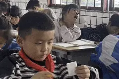 “我一直在默默关注你…”这张小纸条为什么火了？图片