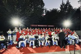 彬州市百人合唱团举办 “歌唱祖国 庆华诞”红歌演唱会图片