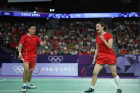 弥补东京遗憾，郑思维/黄雅琼拿下羽毛球混双冠军，羽毛球队一日锁两金！图片