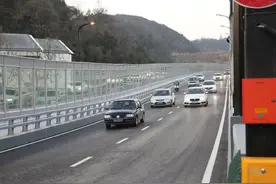 通！车！啦！图片