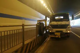 隧道“洗刷刷”用上新装备图片