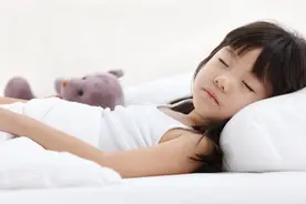 孩子爱生病多因穿太暖吃太撑？儿科专家：三分饥与寒，四季保平安图片