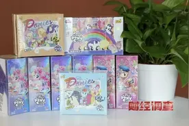 1张卡卖21万元？小学生沉迷卡牌盲盒，家长很苦恼……图片