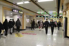 相约哈尔滨 逐梦亚冬会｜冰城公安全力筑牢地铁安全防线图片