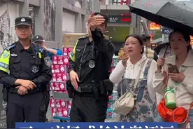嗨FUN“五一”丨五一广场成长沙“粤语区” ，特警小哥也飙起了粤语图片