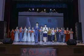 当代学子与雨花英烈跨时空对话 24所高校师生代表同上“大思政课”图片