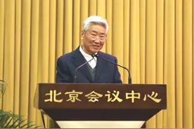 退休不褪色！74岁北航老教师，奋战一线！图片