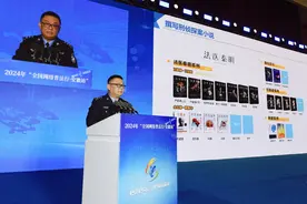 法医秦明：把法律精神、法医常识深埋在网民心中图片