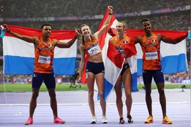 最后一棒生吃美国、比利时，荷兰队4x400米混接逆转夺金图片