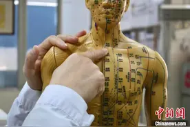 中新健康丨冬季呼吸道疾病频发 广西专家称中医药特色疗法有疗效图片