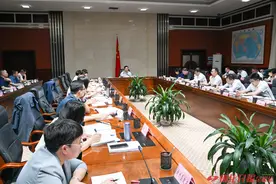 黎春秋：切实解决项目推进中存在的问题 推动项目早落地早开工早见效图片