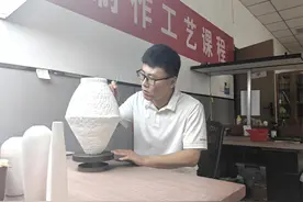 【魅力鹰城 汝瓷之源·人物篇】王世杰：在鹰城完成与汝瓷艺术的双向奔赴图片